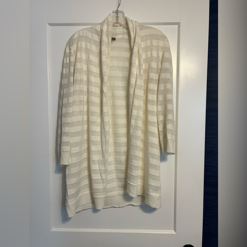 Lilla P cream striped cardigan w/ ¾ sleeves. EUC. Size small. Cotton blend